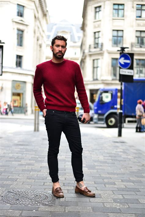Great texture on the red sweater See more: http://www.pinterest.com ...