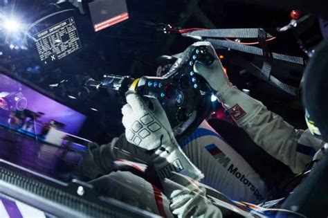 Differences Between GT3 and GT4 Race Cars in Sim Racing | Fanatec