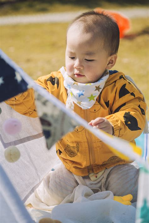 一周岁的小宝宝|摄影|人像摄影|Qiyan启言 - 原创作品 - 站酷 (ZCOOL)