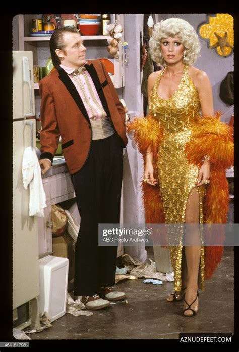 LESLIE EASTERBROOK Feet - AZNudeFeet