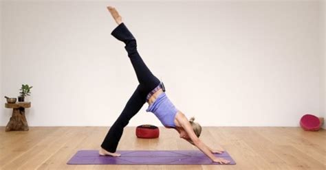 Yoga Instructor Accidentally Breaks Woman’s Leg In Pose Gone Wrong