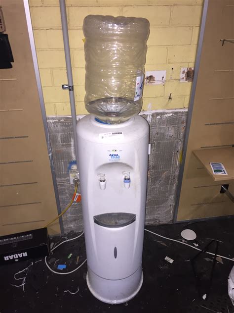 "Aqua To Go" Refrigerated Water - Lot 903339 | ALLBIDS