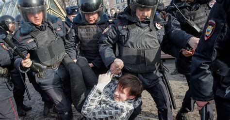 Aleksei Navalny and hundred other protestors arrested during anti ...