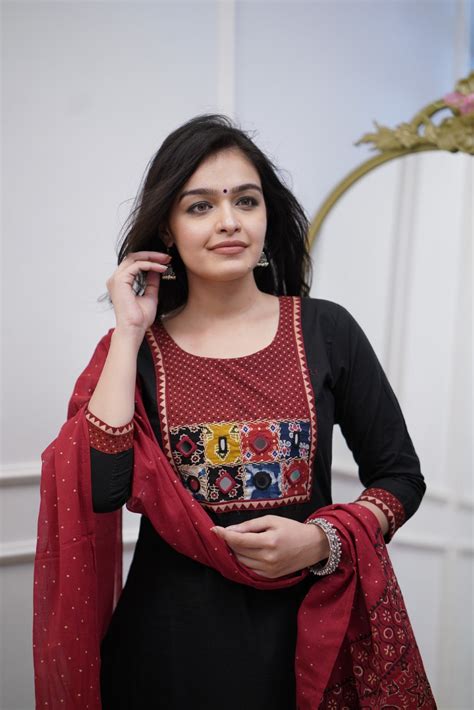 Dupatta Pant Set – Taana Baana