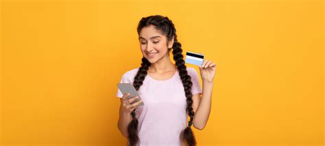 Are Indian Women Using Apps To Manage Money? | Her Circle