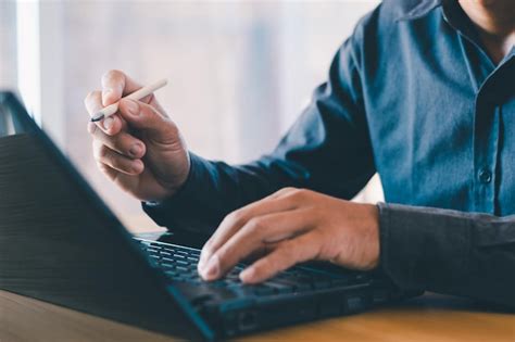 Offiice Hands Computer 的图像结果