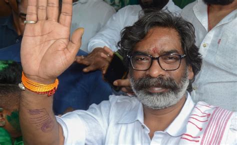 हेमंत सोरेन फिर बन चुने गए महागठबंधन विधायक दल के नेता, CM चंपई सोरेन ...