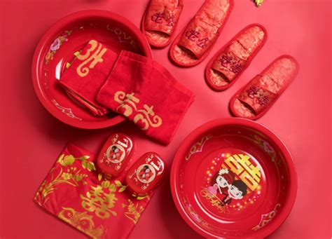 出嫁前送什么礼物最新素材