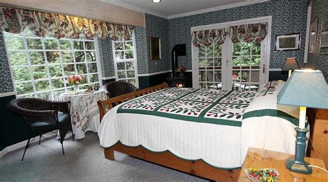 MCCAFFREY HOUSE BED AND BREAKFAST INN (Twain Harte) - B&B Reviews ...