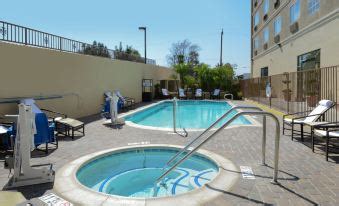 Holiday Inn Express & Suites PASADENA - LOS ANGELES by IHG, Pasadena ...