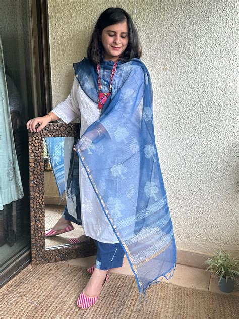 INDIGO KOTA DABU HANDCRAFTED DUPATTA – Weavekala
