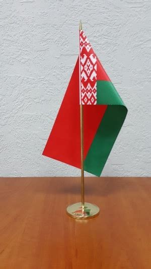 Флажки настольные с металлическим флагштоком в Минске | компания Флагбай