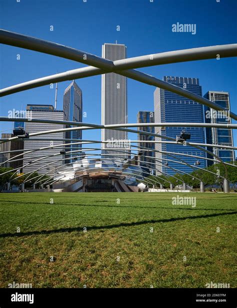 USA, Illinois, Chicago, Millennium Park, Jay Pritzker Pavilion Stock ...