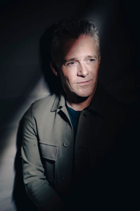 Christoff: ‘Ik zing op heel veel begrafenissen. Ik doe dat graag, omdat ...