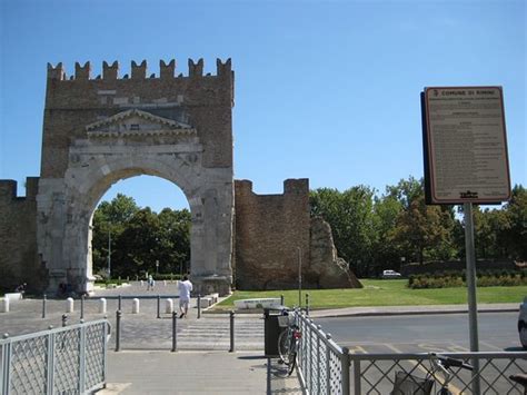 Arco d'Augusto, Rimini - Tripadvisor