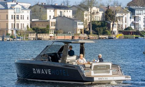 WAVEBOARD HOTEL & BOARDINGHOUSE (Potsdam) - Apartment Reviews, Photos ...