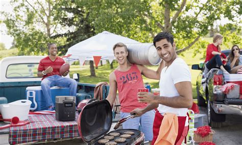What is a Tailgate Party and What Should You Bring?