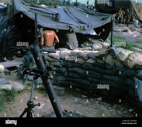 81 mm mortar hi-res stock photography and images - Alamy
