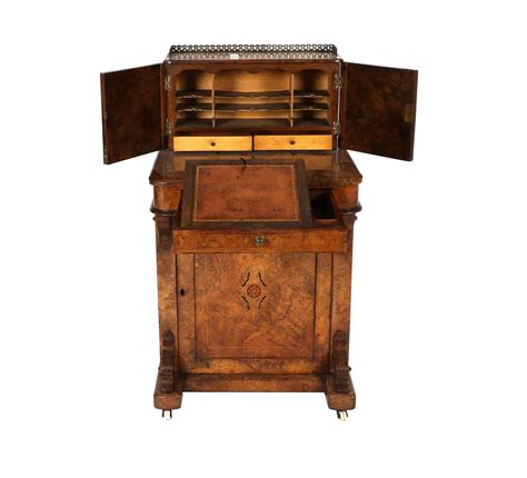 Lot 731 - A Victorian Figured and Burr Walnut