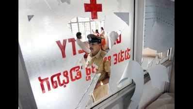Government Hospitals: Doctors work in fear of mobs as families lose ...
