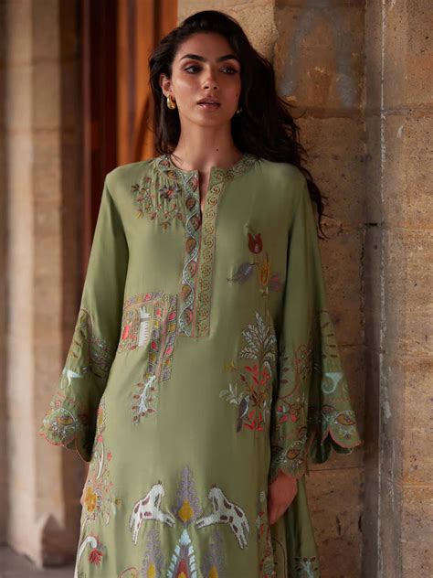 New In '25 - MALTA – Nainpreet - The Collective