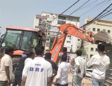 HYDRAA Removes Illegal Encroachment in Manikonda