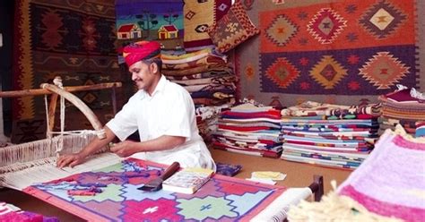 A Virtual Tour Through 30 Stunning Indian Textiles, One From Every State