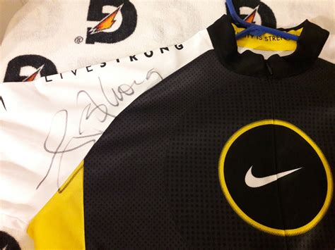 Lance Armstrong Autographed Memorabilia | Signed Photo, Jersey ...