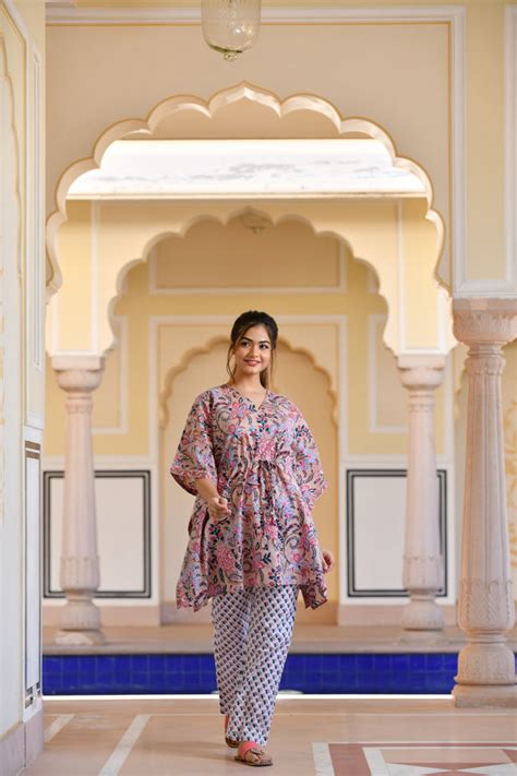 Kaftans - Buy Kaftan for Women Online in India 2024 | Jaipuri Adaah