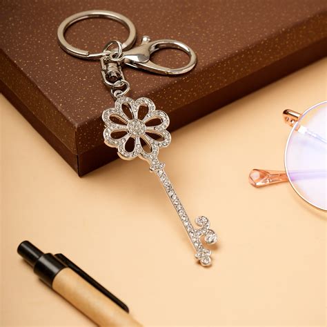 Rinestone Clover Keychain