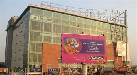 ಆನಂದ್ ವಿಹಾರ್ ಬಳಿ ಗಾಜಿಯಾಬಾದ್‌ನಲ್ಲಿರುವ EDM ಮಾಲ್ ದೆಹಲಿ