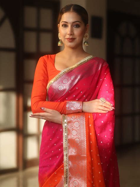 Buy Pink Sarees Online at Best Prices