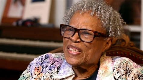Watch CBS Evening News: Woman driven off land 8 decades ago owns it again - Full show on CBS