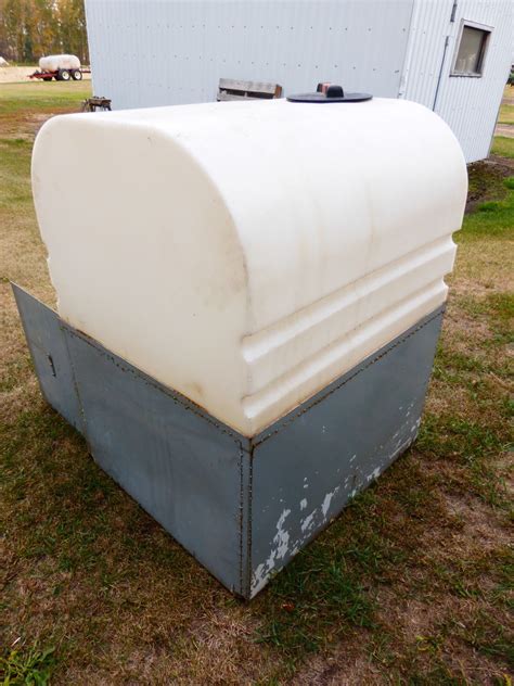 100 Gallon Water Tank C/W Stand