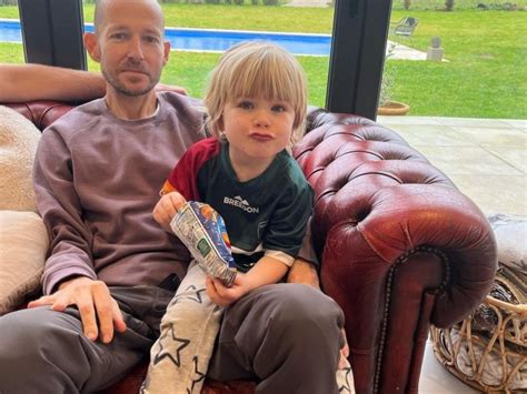 Poznatom voditelju ostalo još par meseci života: Potresnom objavom se ...