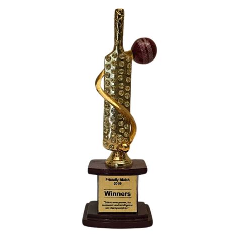 Sports Wooden Memento – Desiadda Craft Works LLP