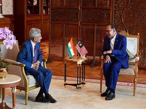 EAM Jaishankar calls on Malaysian PM, appreciates his vision for India ...
