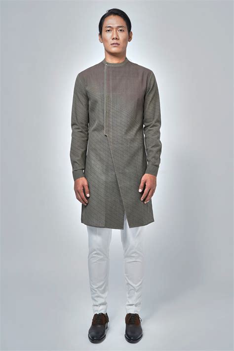 Side Open Kurta Set– DHRUV VAISH