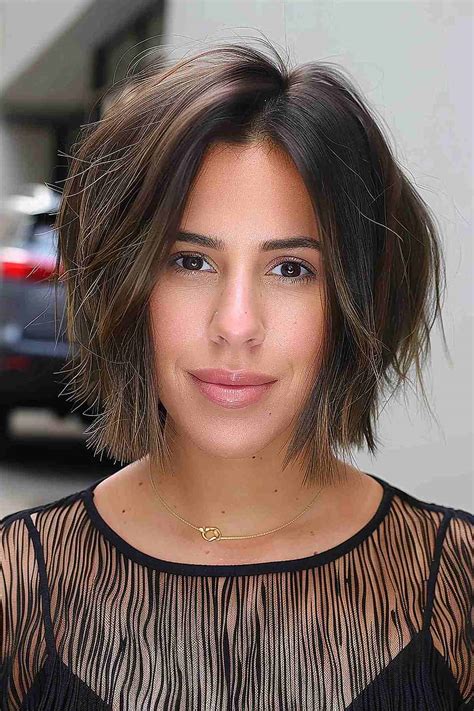 33 Chin-Length Bob Hairstyles That Will Stun You in 2022