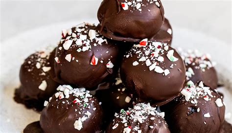 Recipe- Rich and Creamy Peppermint Truffles - lifeberrys.com