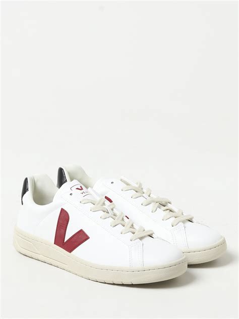 Veja Outlet: Sneakers men - White | Veja sneakers UC0703148 CWL online ...