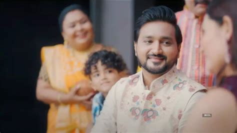 Ilu Ilu Movie: Showtimes, Review, Songs, Trailer, Posters, News ...