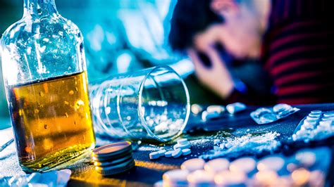 Los peligros de caer en adicciones como el alcohol y las drogas en la ...