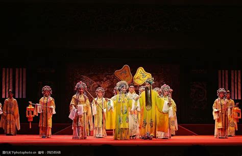 江南地区特有的地方戏曲，“百戏之祖”昆曲