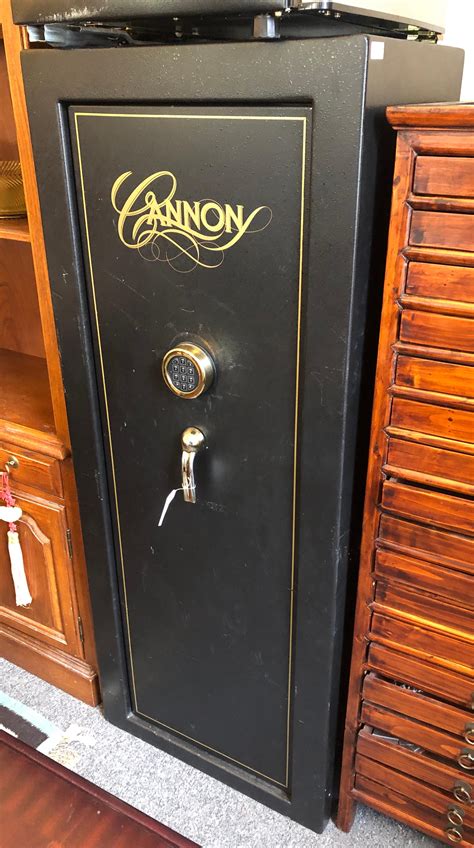 Lot - Cannon free standing safe, serial number 145018.