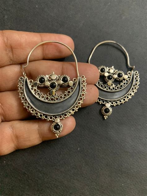 Silver Bali With Onyx – Rabbit Out Of The Hat