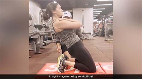 Alia Bhatt Workout: आलिया भट्ट अपनी बहन शाहीन के साथ वर्कआउट करती आईं ...