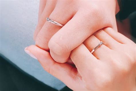 女孩子右手中指戴戒指代表什么 - 中国婚博会官网