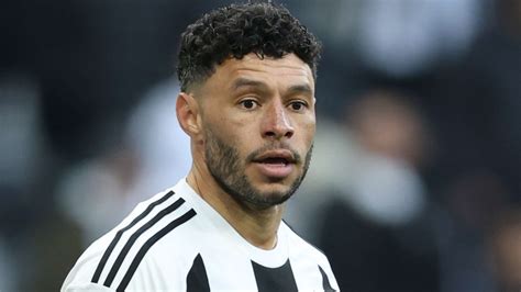 Alex Oxlade-Chamberlain reveals contract offers after returning to ...