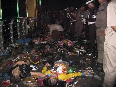 柬埔寨送水节发生极严重踩踏事件 378人死数百人伤